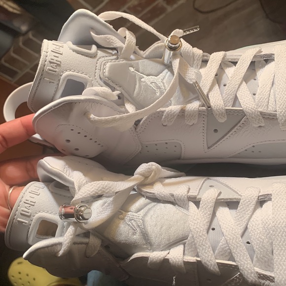 Never wore them, I’m not really a tennis shoe person! - Picture 3 of 4